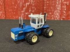 (2) 1/64 Kinze 640 Big Blue + 1305 Grain Cart SC