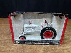 1/16 Farmall C Demonstrator NIB Ertl