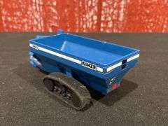 1/64 Kinze 840 Grain Cart NIB Gottman