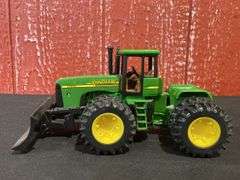 (3) 1/32 John Deere Tractors Ertl
