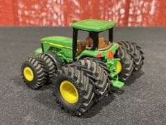 1/64 John Deere 8400 Customized