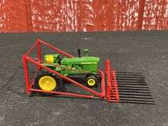 1/64 John Deere 3010 w/Farmhand Loader Custom