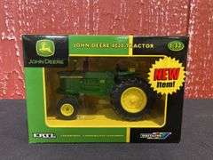 (2) 1/32 John Deere 4020 NIB Ertl