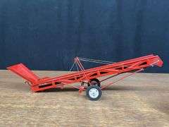 (2) 1/16 Tru Scale Elevator + Wagon Carter