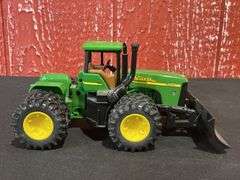 (3) 1/32 John Deere Tractors Ertl