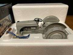 1/16 Ford 2N Precision NIB Ertl
