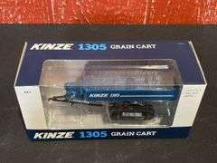 1/64 Kinze 1305 Grain Cart NIB SC