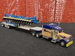 1/64 Kinze Semi w/Planter