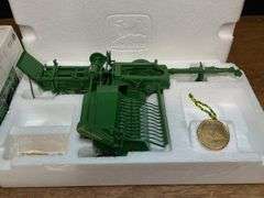 1/16 John Deere 214-T Baler Precision NIB Ertl