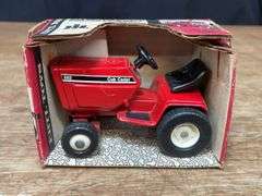 1/16 IH Cub Cadet 682 L&G NIB Ertl
