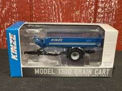 1/64 Kinze 1300 Grain Cart NIB SC