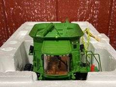 1/32 John Deere 9750 STS Combine Precision NIB Ertl