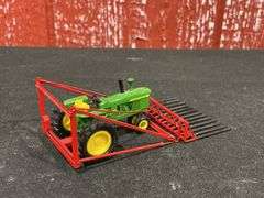 1/64 John Deere 3010 w/Farmhand Loader Custom