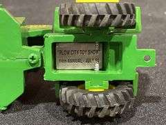 1/43 John Deere 8010 1994 Plow City NIB SC