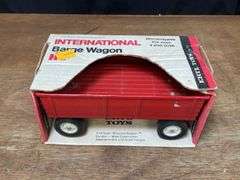 1/16 IH Barge Wagon NIB Ertl