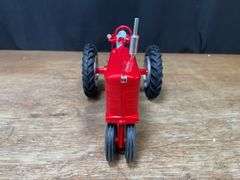 1/16 Farmall Super M-TA 2004 Red Power Round Up NIB SM