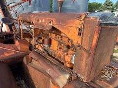 1937 Allis Chalmers WC with Model 33 Picker