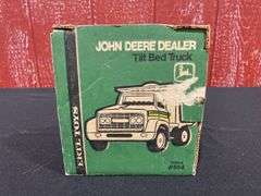 1/16 John Deere Dealer Tilt Bed Truck NIB Ertl