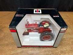 1/16 Farmall 504 NIB SC
