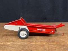 (3) 1/16 Tru-Scale Spreaders Carter