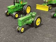 (10) 1/64 John Deere