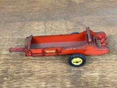 (3) 1/16 Tru-Scale Spreaders Carter
