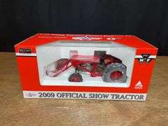 1/16 MF 65 w/Loader 2009 Pork Expo NIB SC