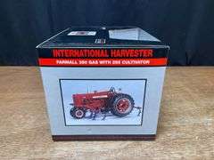 1/16 Farmall 350 w/Cultivator NIB SC