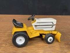 (5) 1/16 IH Cub Cadet L&G + Implements Ertl