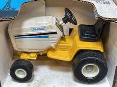 (2) 1/16 Cub Cadet L&G NIB SM
