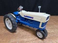 1/12 Ford 6000 Commander Hubley