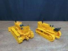 (2) 1/16 John Deere 1010 + 430 Crawlers Ertl