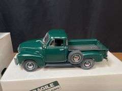 (2) 1/24 GMC + Chevrolet Trucks NIB Danbury Mint