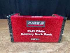 1/25 IH Delivery Truck Bank NIB Ertl