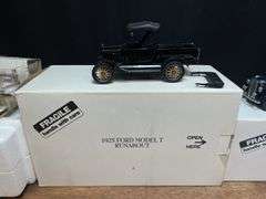 (2) 1/24 Ford Trucks NIB Danbury Mint