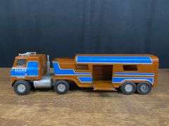 (2) IH Transtar Horse Trailer Semis Ertl