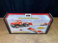 1/34 IH Lowboy NIB 1st Gear