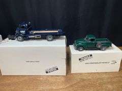 (2) 1/24 GMC + Chevrolet Trucks NIB Danbury Mint