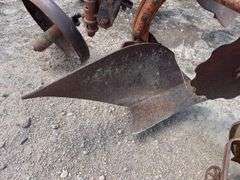 Allis Chalmers 3 Bottom Pull Type Plow