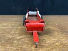 (4) 1/16 Tru-Scale Spreaders Carter