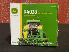 1/64 John Deere R4038 Sprayer 2019 Farm Show NIB Ertl
