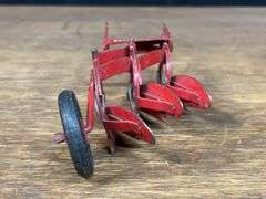 (2) 1/16 IH McCormick Fast Hitch Disk + Plow Eska