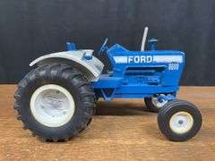 (2) 1/12 Ford 8600 + Wagon Ertl