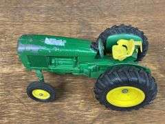 (2) 1/16 John Deere 820 + 2030 Ertl