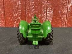 1/16 John Deere 820 Trumm