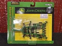 (3) 1/64 John Deere