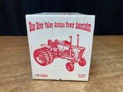 1/16 IH 1468 1995 Blue River Valley NIB Ertl