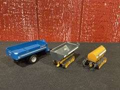 (3) 1/64 Kinze + Caterpillar Grain Carts + Spreader