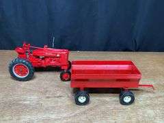 1/16 Farmall Super M-TA + Wagon 1996 Wisconsin NIB Ertl