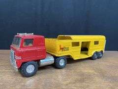 (2) IH Transtar Horse Trailer Semis Ertl